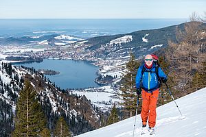 Aufstieg zur Brecherspitze mit grandiosem Tiefblick zum Schliersee.