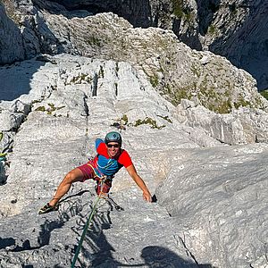 Im steilen Ausstiegspfeiler der Route "Irrlicht"