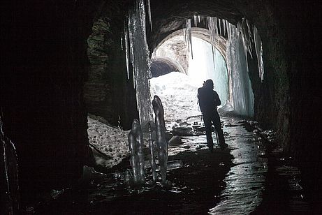 Vereiste Tunnels an der Straße von Brennerbad zur Wechselalm. Vereiste Tunnels an der Straße von Brennerbad zur Wechselalm.