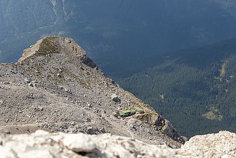 Tiefblick auf die Wiener-Neustädter-Hütte Tiefblick auf die Wiener-Neustädter-Hütte