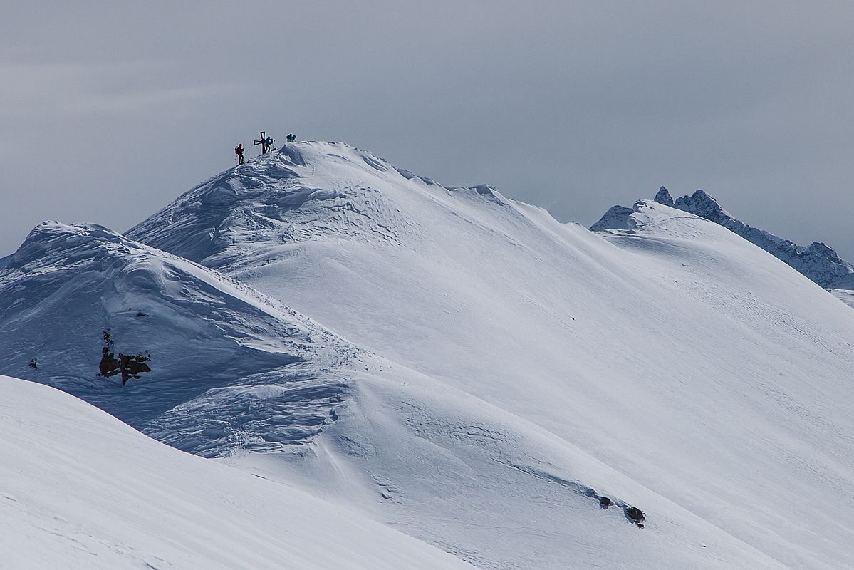 Blick vom Vorgipfel zum Gipfel des Speikbodens 