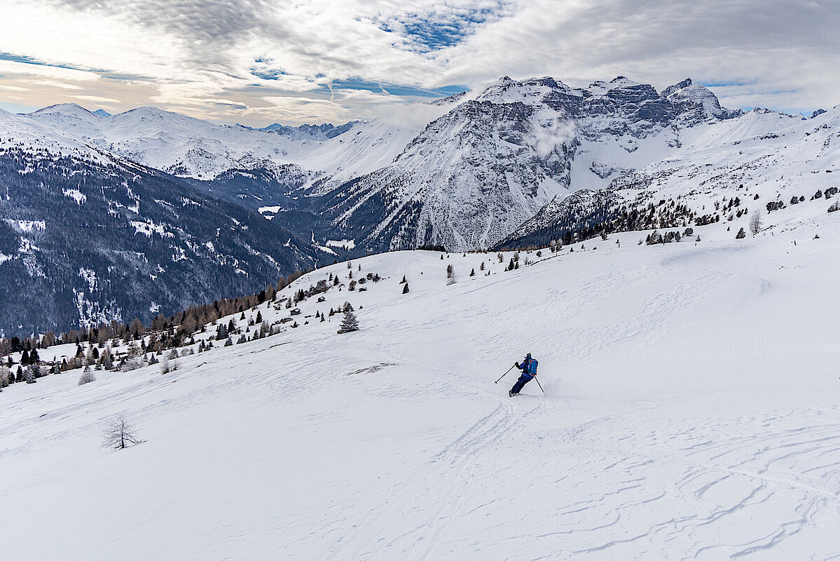 Hartgepresster Schnee im oberen Teil