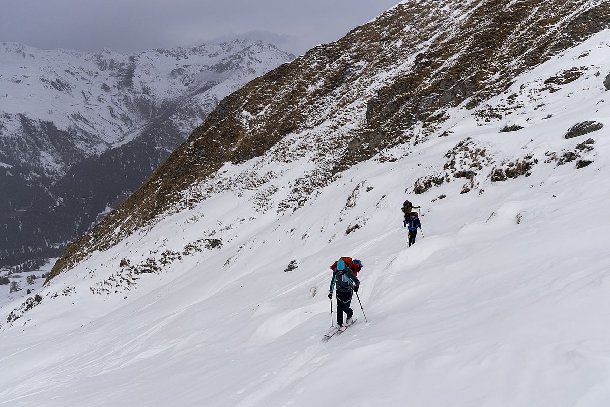 In der Mulde nördlich des Weiricheggs hat es genug Schnee