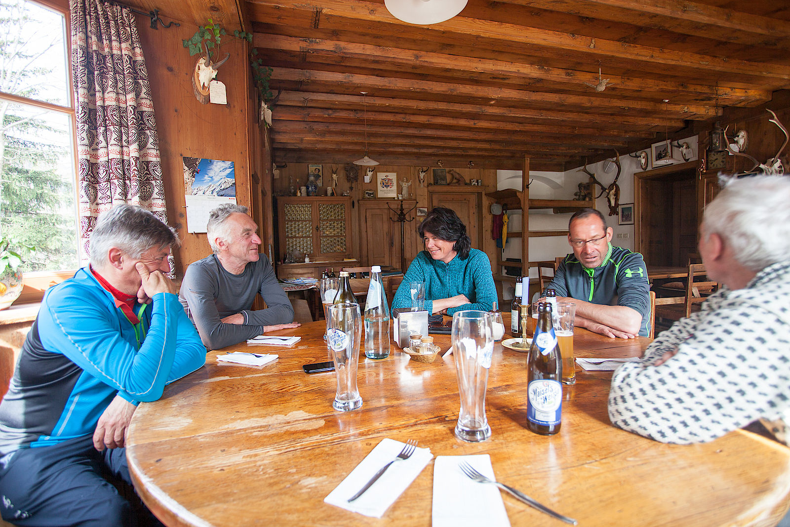 In der urigen Gaststube beim Gasthaus Wolf