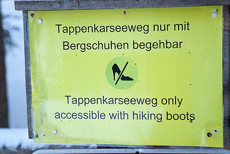 Von Skischuhen steht hier nix, hmm... Von Skischuhen steht hier nix, hmm...