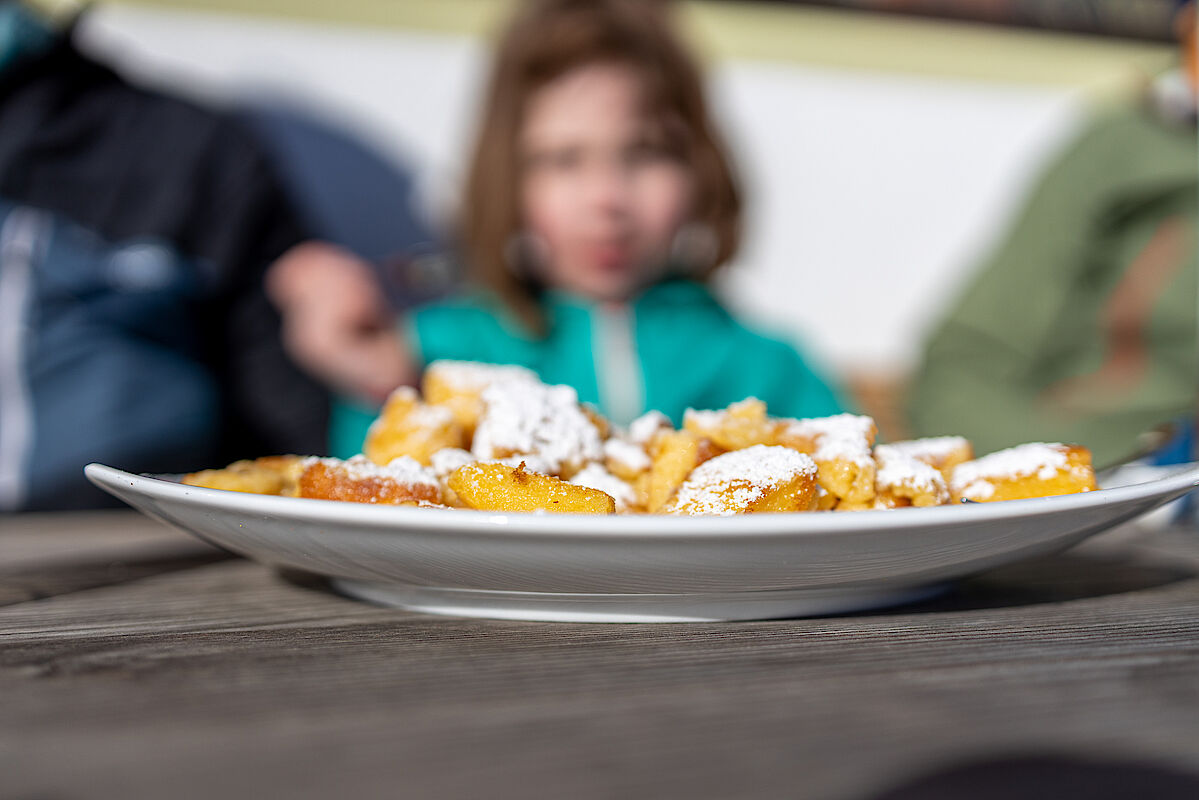 Der Kaiserschmarrn an der Wandberghütte kann sehr empfohlen werden.