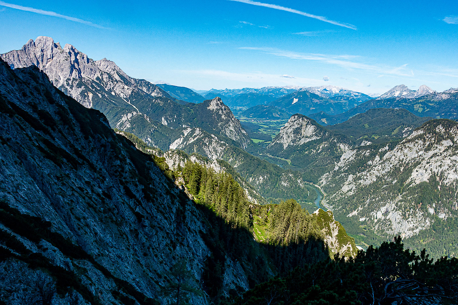 Tiefblick aus dem Höllersteig auf die Enns