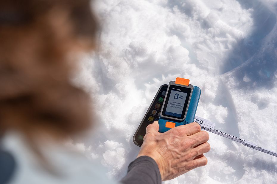 Warnmeldung bei zu geringem Abstand zum Smartphone