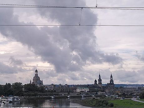 Blick von der Augustusbrücke auf Dresden