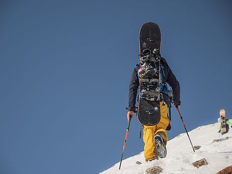 Vom Kobi Pass aus rauf zur Bidara Vom Kobi Pass aus rauf zur Bidara