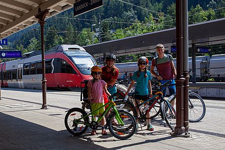Start am Bahnhof Zams-Landeck Start am Bahnhof Zams-Landeck
