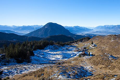Blick über die Walleralm ins Inntal. Blick über die Walleralm ins Inntal.