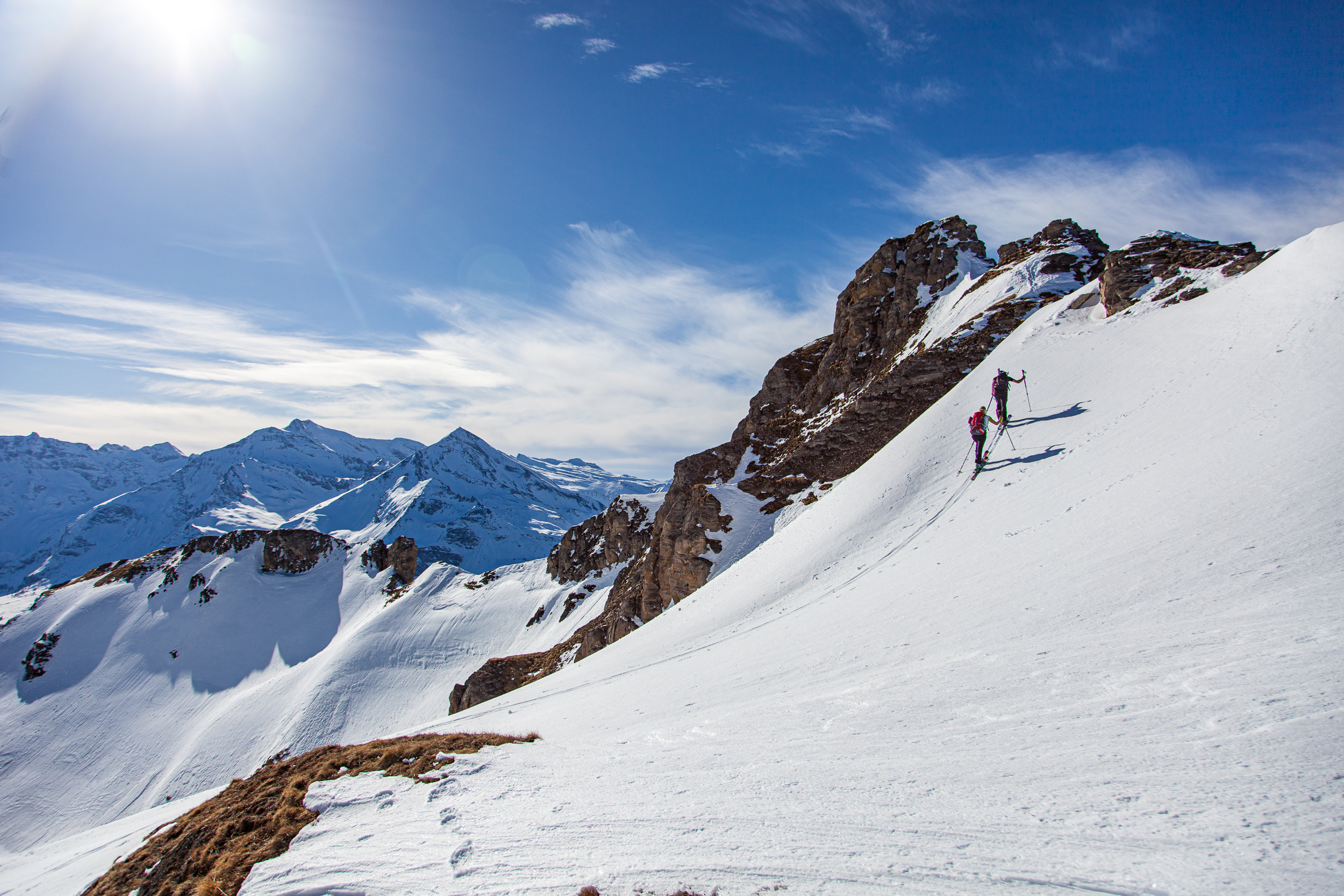 Kurz vor dem Skidepot des Rührkübels blickt man zu den Rauriser Dreitausendern