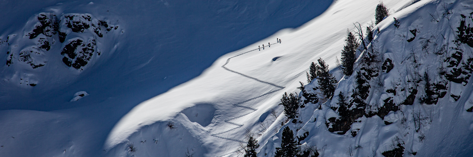 Eine Gruppe spurt zur Reiterkarspitze