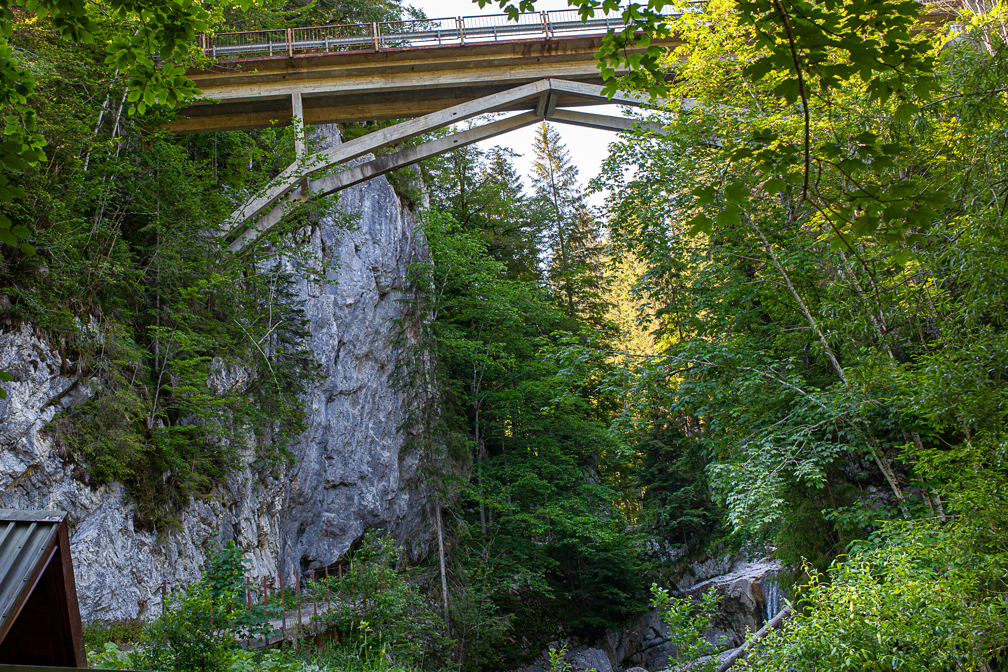 Rosengassenbrücke Das Klettergebiet am Auerbach an der Zufahrtsstraße zur Rosengasse